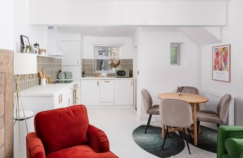 South Charlton House | Luxe Design - Grade II Cottage - Heart of Alnwick