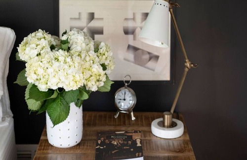 Rumson House | Luxe Duplex Guesthouse