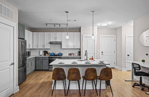 Charlotte Apartment | Luxe King 2BR Suite in Waverly Charlotte!