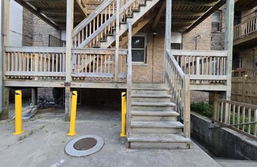 Woodlawn Apartment | Luxe Loft vibe with King Suite - 4BR 3Ba