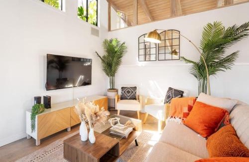 The Strand House | Luxe Manhattan Beach Retreat