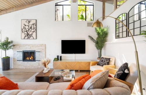 The Strand House | Luxe Manhattan Beach Retreat