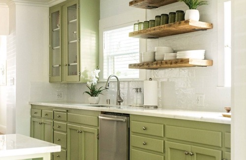East Sacramento House | Luxe Mid-Town Bungalow