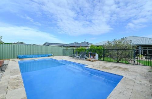 Dubbo House | Luxe on Lincoln - Close to Zoo, Rejuvenating Pool