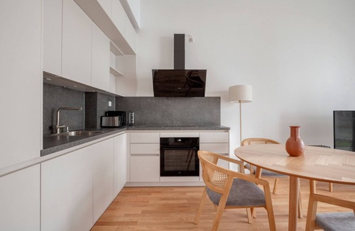 Gesundbrunnen Apartment | Luxe Prenzlauer Berg 2BR, Fully Equipped & Furnished, by Blueground