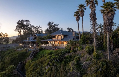 Santa Barbara House | Luxe Private Oceanfront Villa (Beachfront)