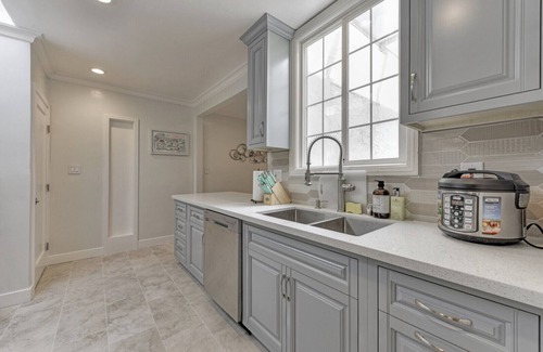 Outer Mission House | LUXE-Remodeled 2BR With City View in SF(Bart/muni)