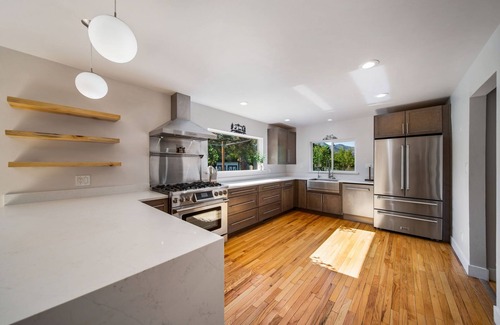 Hermosa House | Luxe Retreat at Celebration Pond - 6BR, 4.5 BA, WIFI, A/C, Optional HotTub