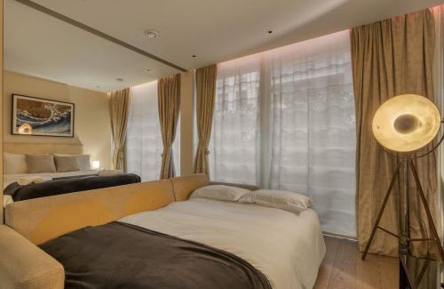 Sands End Apartment | Luxe Riverside Manhattan Studio