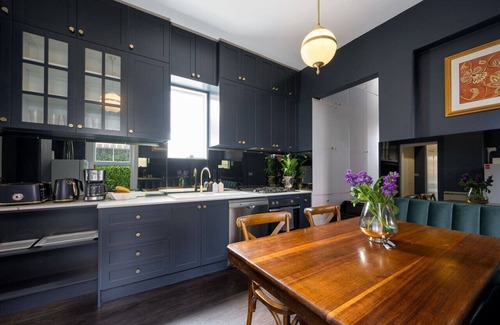 Carlton North Apartment | Luxe Stylish Two Level Apartment I Rooftop Terrace