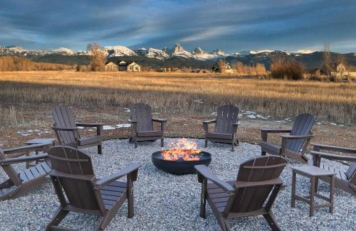 Clawson House | Luxe Tetonia Home with Tetons View, Close to Skiing!