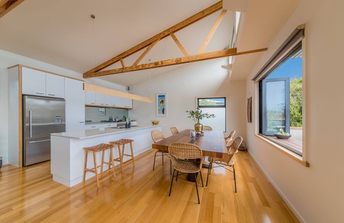 Inverloch House | Luxe Townhouse