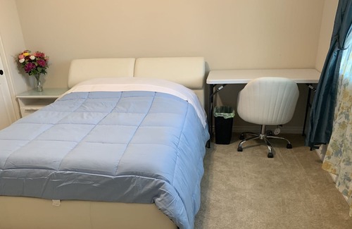 Alessandro Heights House | LuxHome Suites B&C, Luxurious getaway in Riverside's most upscale neighborhood