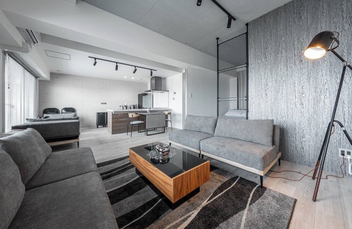 Higashi Apartment | LUXIA 503