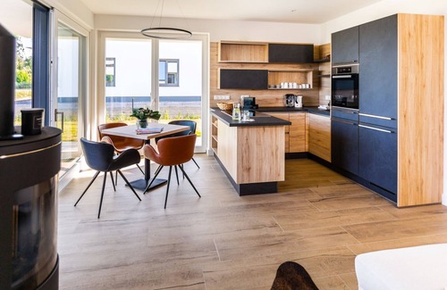 Schwerin Apartment | Luxoriöse Ferienwohung in Erster Reihe am Schweriner See mit Kamin