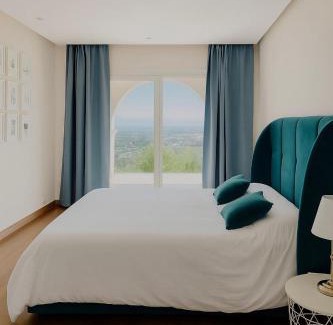 Cabo Negro Apartment | Luxueux VILLA avec jardin et vue panoramique