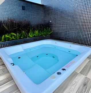 Hugo Lange Apartment | Luxuoso Loft com Garagem, Ar cond. Jacuzzi e Wifi