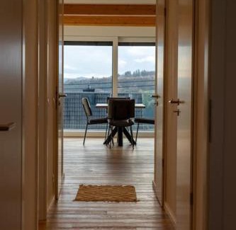 Melsbach Apartment | Luxuriöse Penthousewohnung mit Fernblick und vielen Wanderwegen