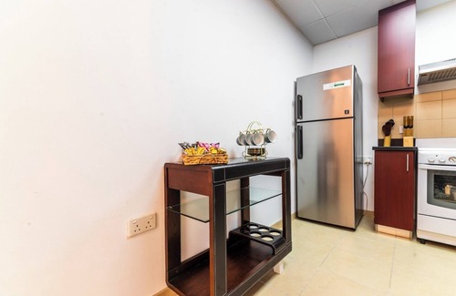 Al Sufouh 2 Apartment | Luxurious 1-Bd Gem in JBR: Elegant & Compact Bliss