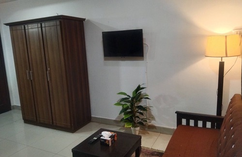 Islamabad Apartment | Luxurious 1 Bed Family Apartment with WiFi, Self Check-in Islamabad