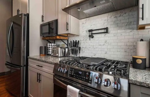 Downtown Toledo Apartment | Luxurious 3-bedroom Loft with amazing views, in Downtown Toledo