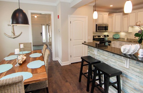 Epworth Acres House | Luxurious 3 BR townhome in prime locale!