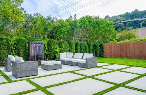 Sawtelle House | Luxurious 4 BR near UCLA-Beverly Hills - BEL1-LOR