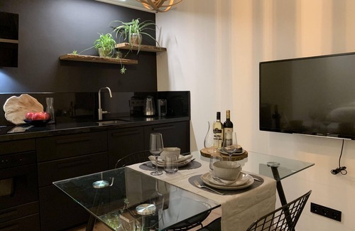 Delft House | Luxurious 5* Avant Garde design apt in city center