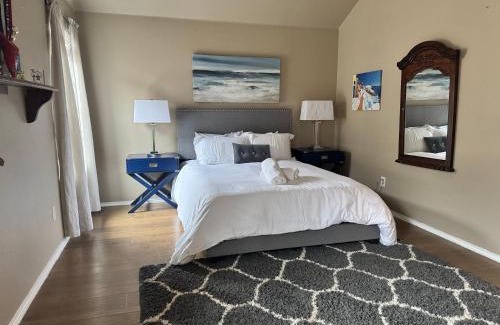 Frisco Villa | Luxurious 5-Bed home or villa with Pool, Jacuzzi, Media Room, Grill and large kitchen