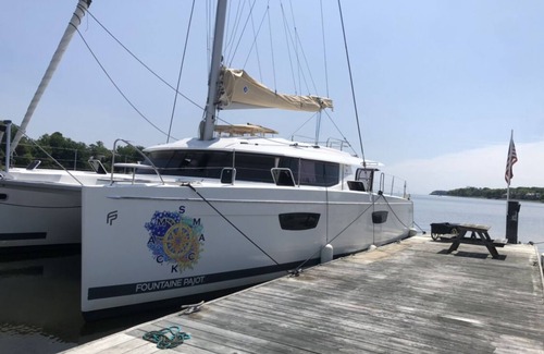 Edgewater Boat Rental | Luxurious 50 ft. Fountaine Pajot Saba. Six Cabin six head layout.