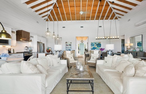 William's Town Villa | Luxurious 5000 sqft SilverPalmsVilla Private Heated Pool/Spa/ocean gazebo/kayaks