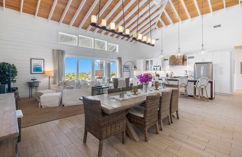 William's Town Villa | Luxurious 5000 sqft SilverPalmsVilla Private Heated Pool/Spa/ocean gazebo/kayaks