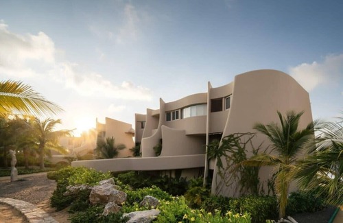 Troncones Villa | Luxurious and Tropical Beachfront Penthouse