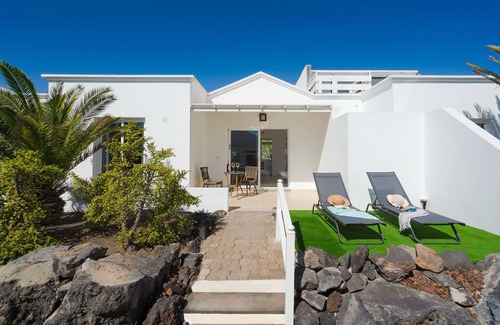 Haria House | Luxurious A2 in a small complex with communal heated pool 100m from the sea