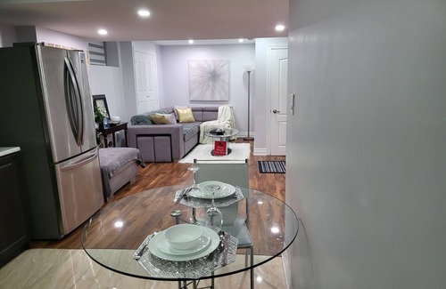Brampton Apartment | Luxurious Apt 2BRs+1BA Spacious Modern, w. parking