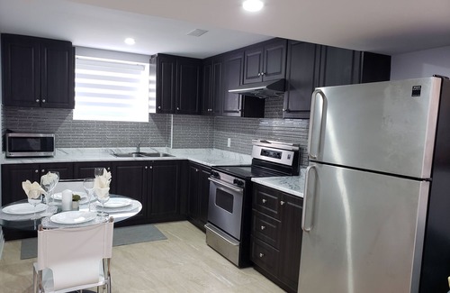 Brampton Apartment | Luxurious Apt 2BRs+1BA Spacious Modern, w. parking