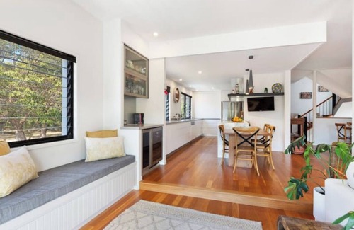 Tugun House | Luxurious Beachside Oasis with Ocean Views | Pool