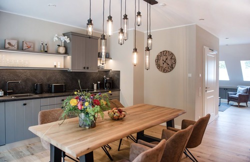 Friedeburg Apartment | Luxurious Beninga vacation apartment in Karl-Georgs-Forst; dogs welcome