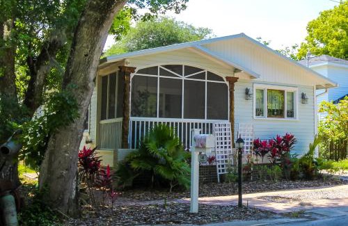 Lincolnville House | Luxurious Bohemian Bungalow in Lincolnville - Mins from Downtown!