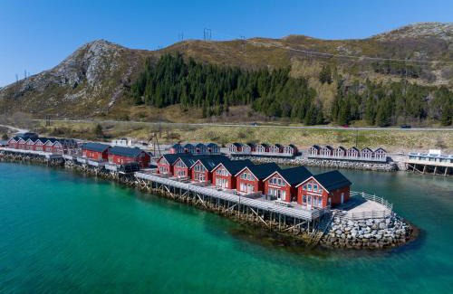 Vestvagøy House | Luxurious cabin by the waterfront