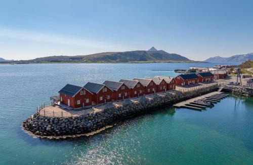 Vestvagøy House | Luxurious cabin by the waterfront