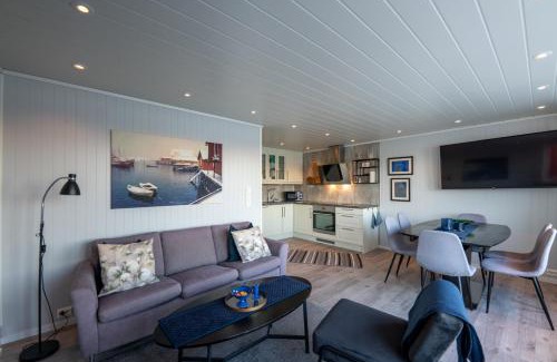 Vestvagøy House | Luxurious cabin by the waterfront