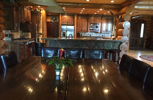 Greer Cabin | Luxurious Cabin within exclusive Hidden Meadow Ranch
