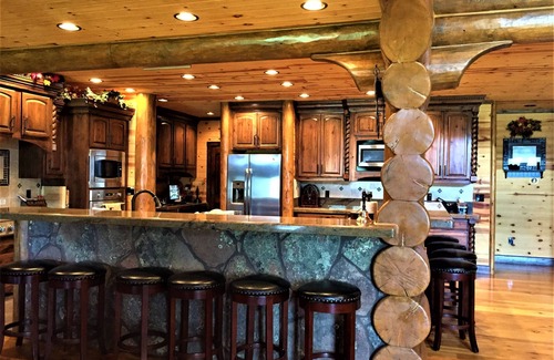 Greer Cabin | Luxurious Cabin within exclusive Hidden Meadow Ranch