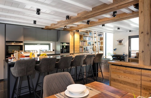 Le Chable Ski Chalet | Luxurious Chalet with Swimming pool and hot-tub in the heart of the Swiss Alps