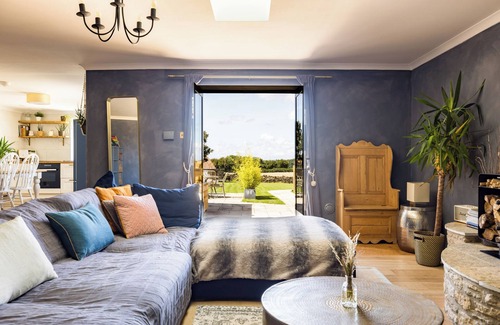 Frome House | Luxurious Complex: 2 barns together edge of Frome