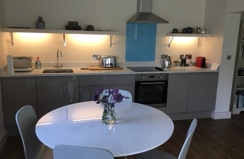 Wedmore Cottage | Luxurious converted cottage for 2 plus 1 with use of owners heated Indoor Pool