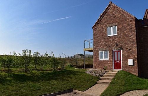 Filey Cabin | Luxurious Cottage, Oyster Cottage with lake & Meadow views, The Bay Filey
