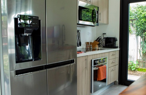 Pavas House | Luxuriously furnished Bungalow with spectaculair view of San Jose