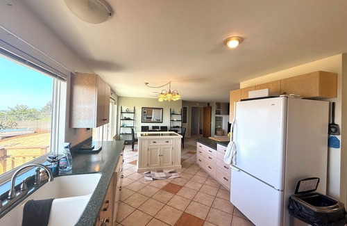Winchester Bay House | Luxurious Hilltop Home with Direct Dune Access